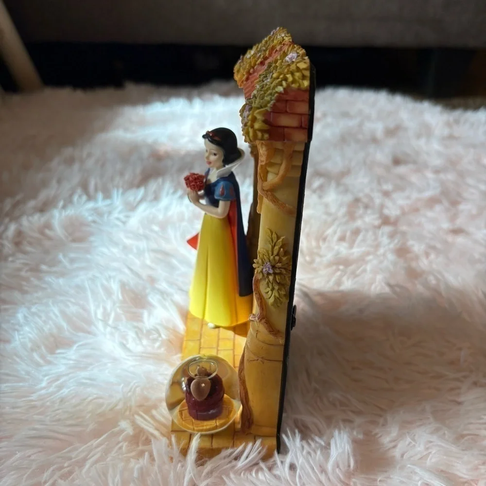 Disney Snow White Picture Frame Figurine with Mirror and Bear Water Snow Globe